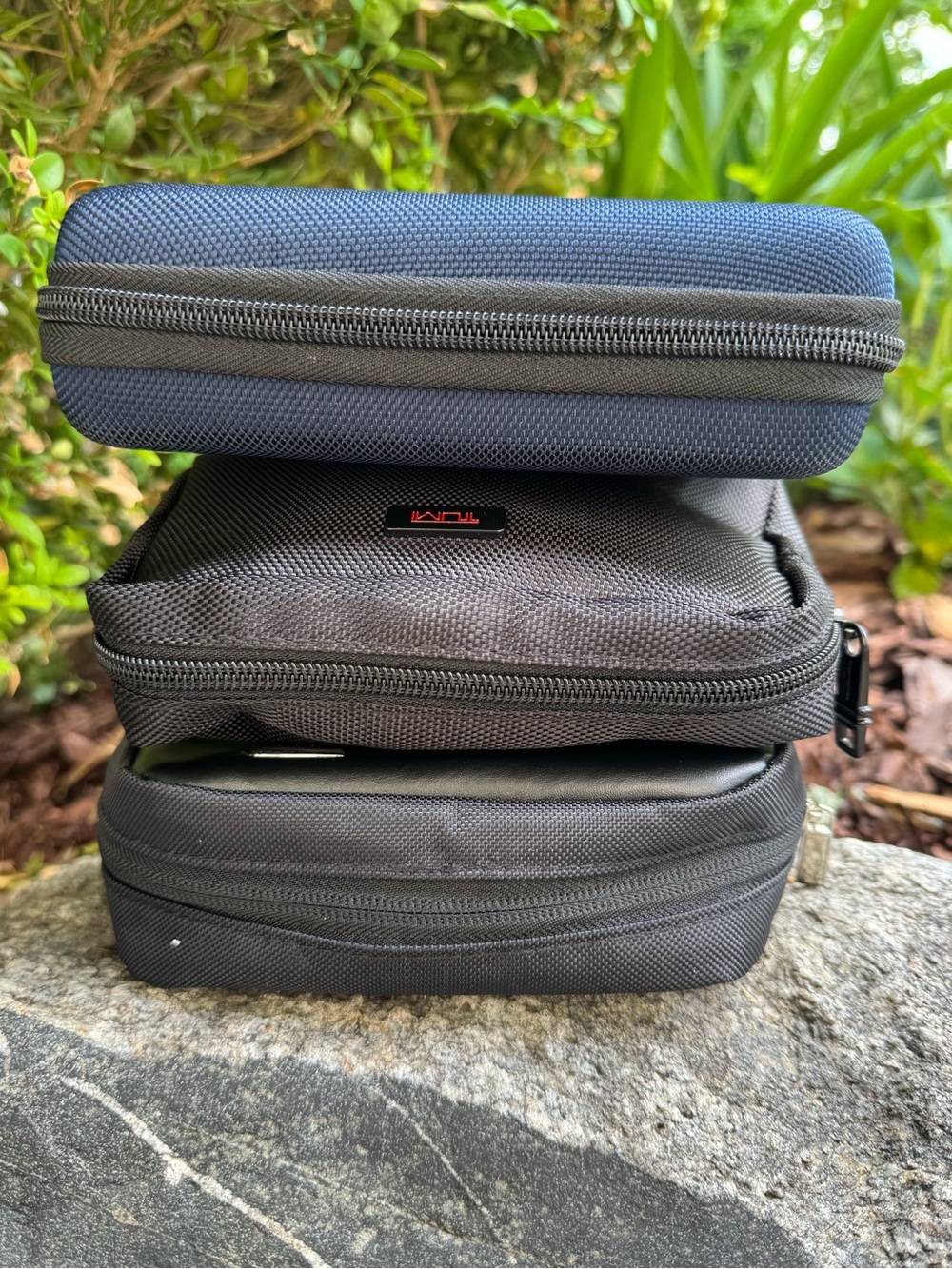 Tumi Black Men's Toiletry Bags Set - Three-Piece Dopp Kit Collection - Picture 3 of 9